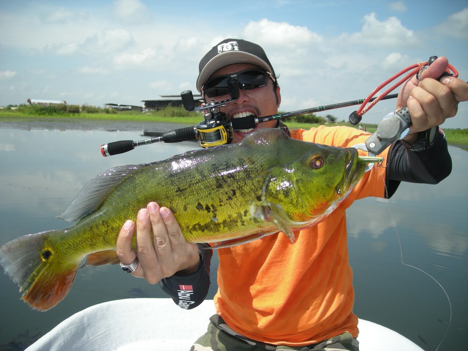 fishing planet how to catch bass in texas with a castiing spoon